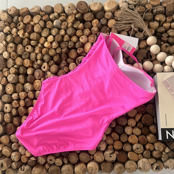 Lilly Pulitzer Flamenco one piece swim NWT - Picture 2 of 3